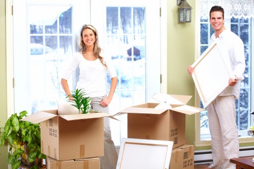 Packing and loading support for a Barnet house move